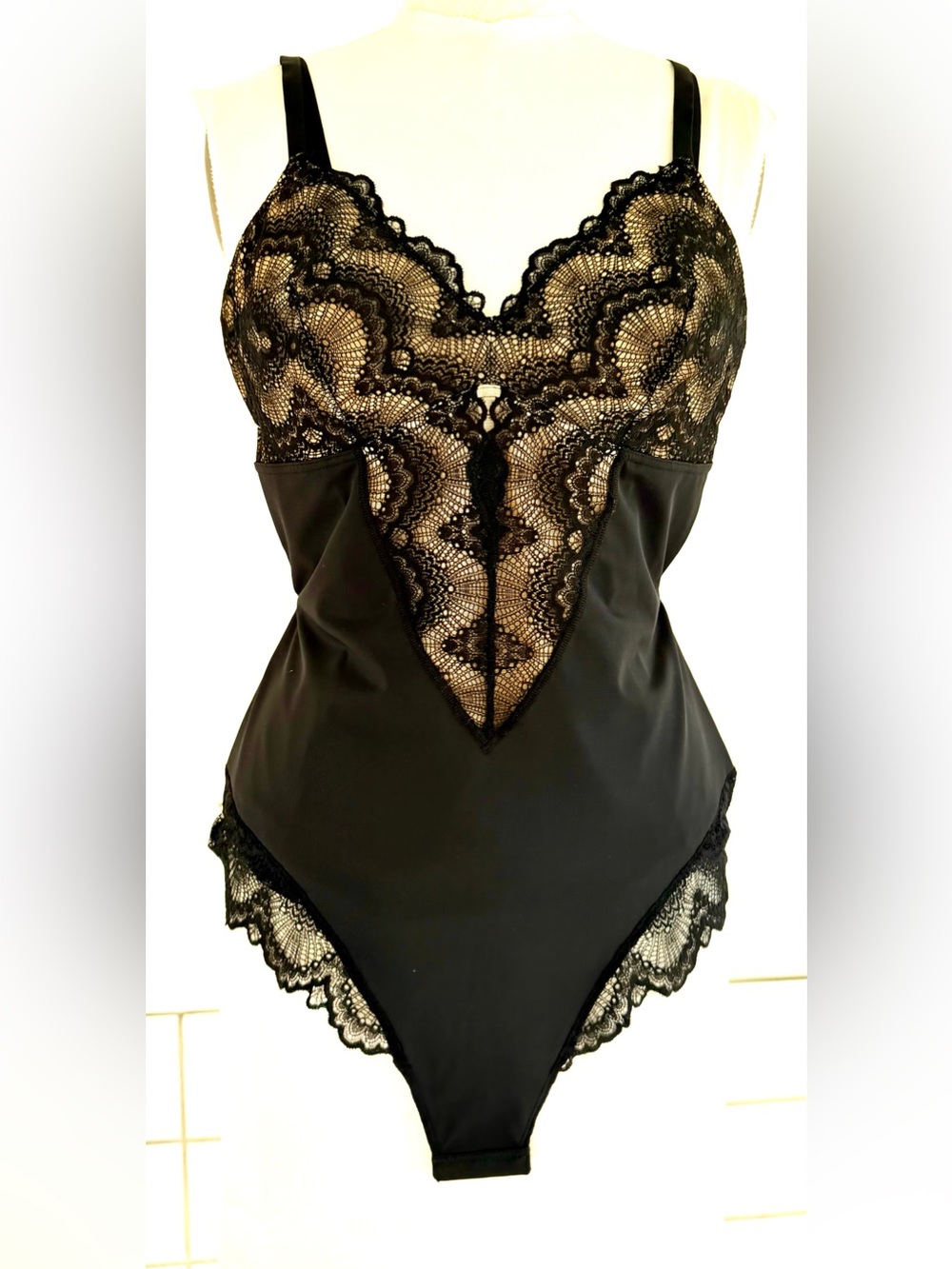 Pinsy Sculpting Lace Shapesuit Black - Women's Shapewear Sz:XL NWT